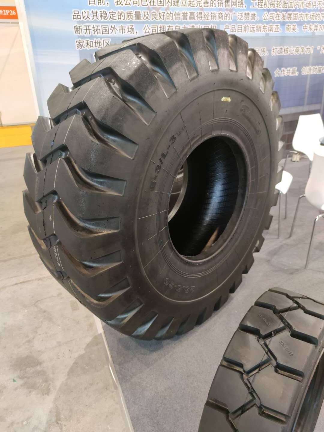 Wholesale JCB-427/437 HL940A CAT930M stone handler small wheel loader E3/L3 L2/L5 20.5-25 OTR tires