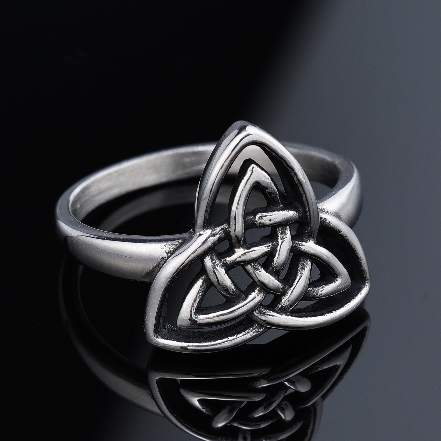 Irish Style Triquetra Triangle Knot Rings Stainless Steel Ladies Girls Wedding Band Toe Rings Size 5-10