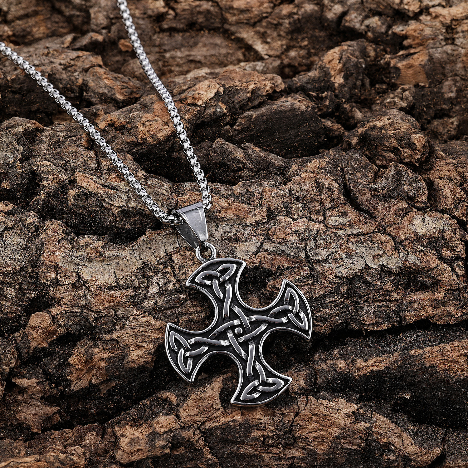 Ready to ship Classic nordic men necklace stainless steel Viking silver Irish knot celtic cross pendant for men women daily wear