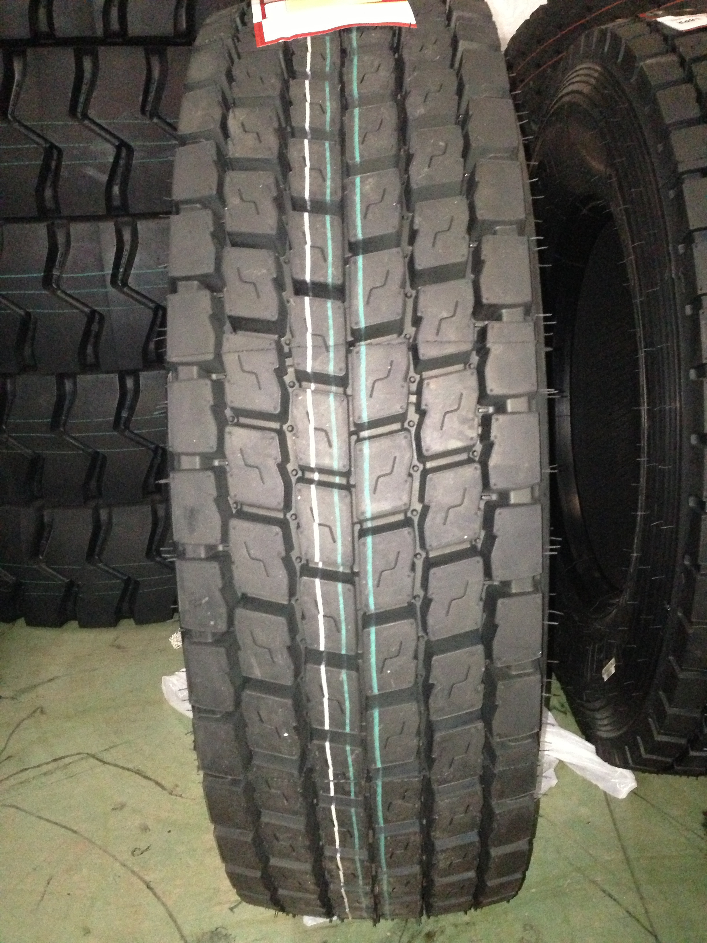 22 ply rating new design truck tire 315/80R22.5 all steel radial tire from China