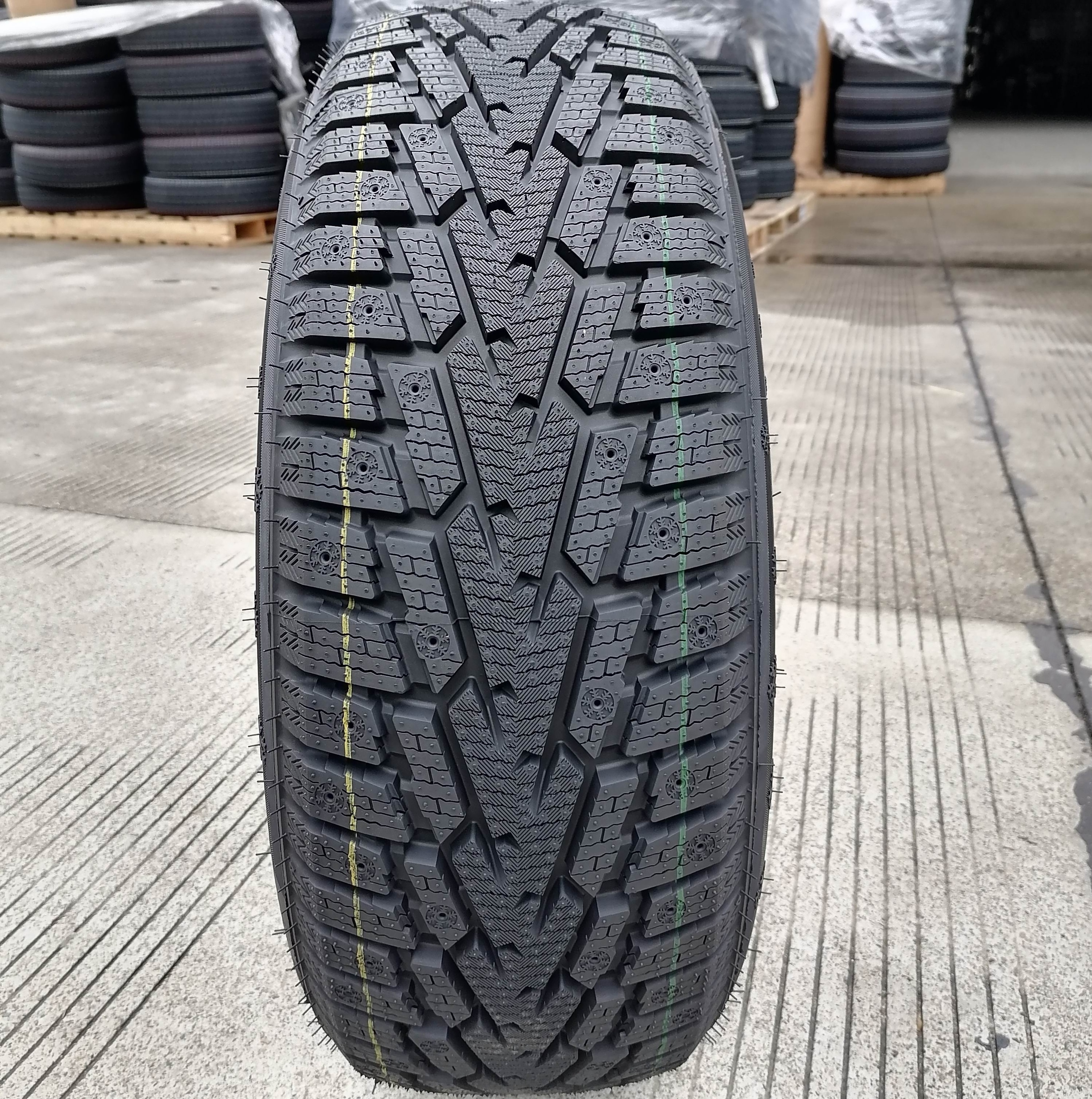 225/60R17 225/65R17  for snow and icy road to Canda and Norh American market studdable winter tyre