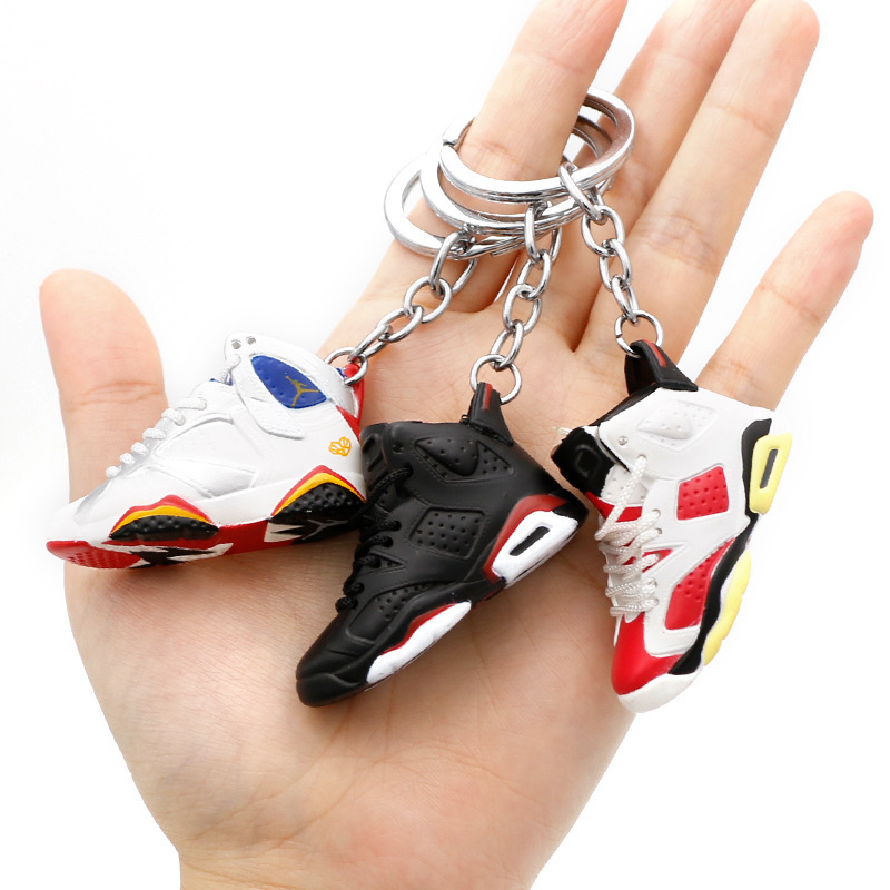 Custom Wholesale mini 3D basketball shoe sneaker rubber keychains pvc key ring  key chain with clear shoe box