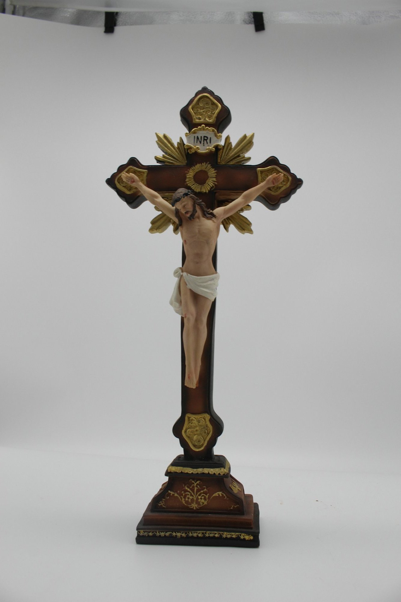 Factory Produce Suffering Jesus Cross Resin Catholic Religious Statue, Crucifix Jesus Nailed On The Cross For Desk Decor