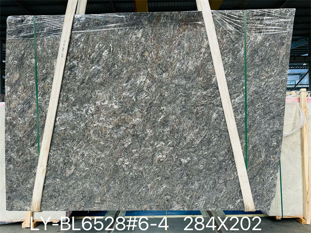 Polished finish natural  granite slabs Metallicus granite for indoor decoration