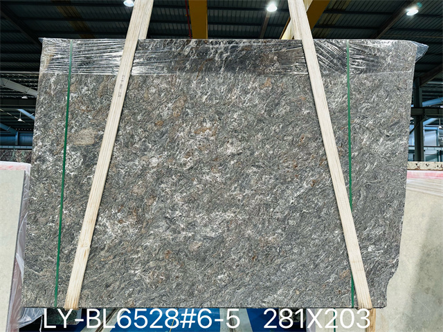 Polished finish natural  granite slabs Metallicus granite for indoor decoration