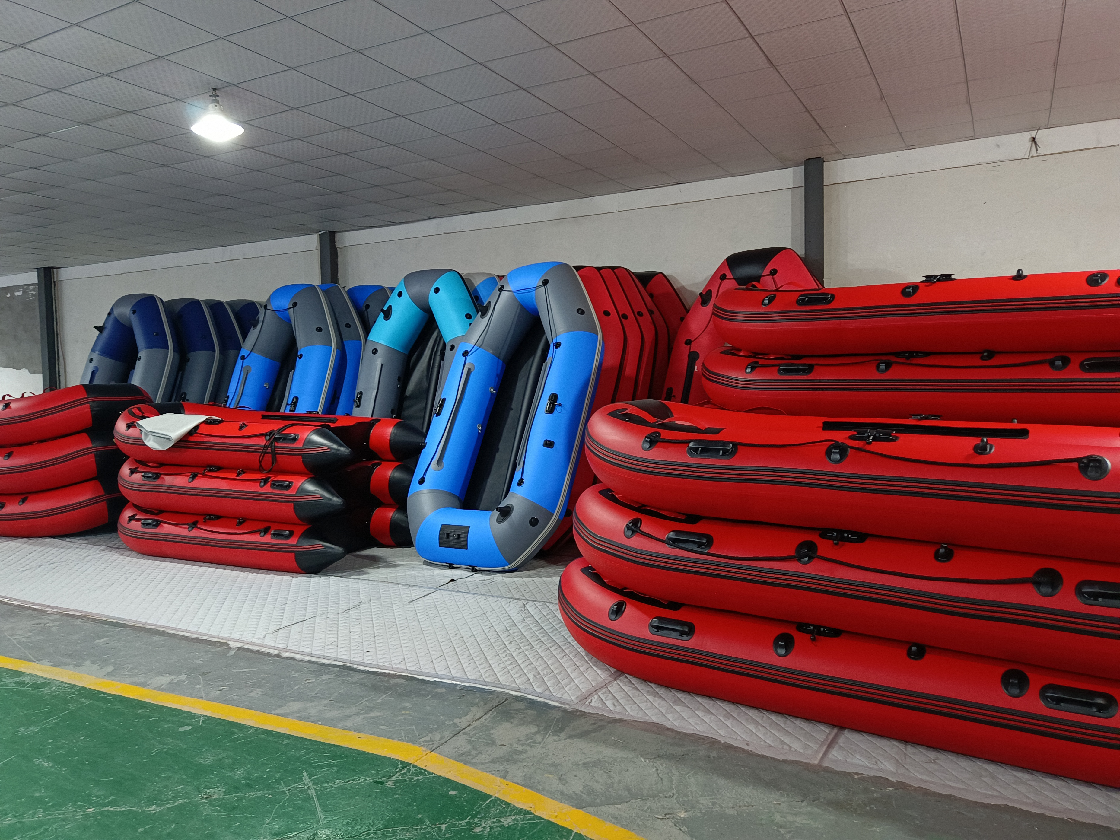 New Design Sup Rubber Boat Inflatable Rubber Fishing Boat PVC Hypalon Aluminum Floor with Motor for Sea