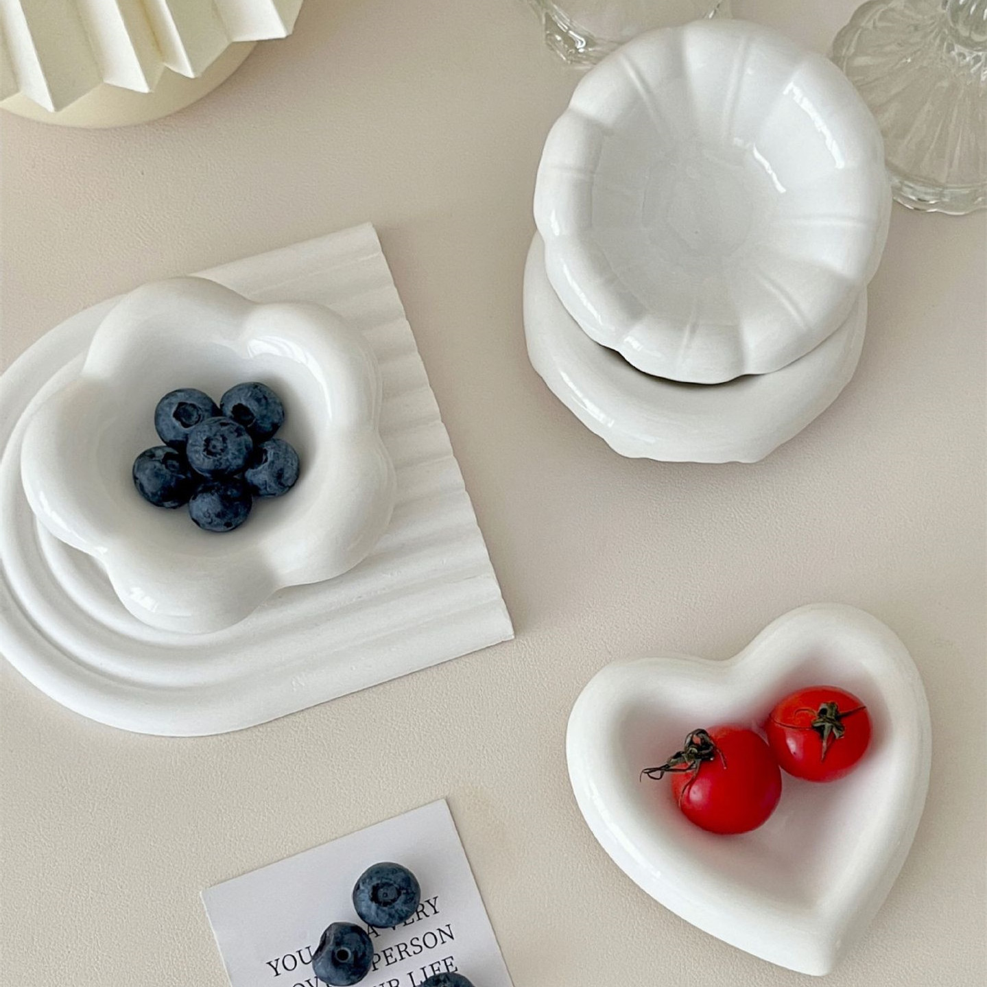 Lelyi INS Nordic Lovely Heart Shaped Plump Ceramic Small Plate Flower Tea Dish Flavor Plate