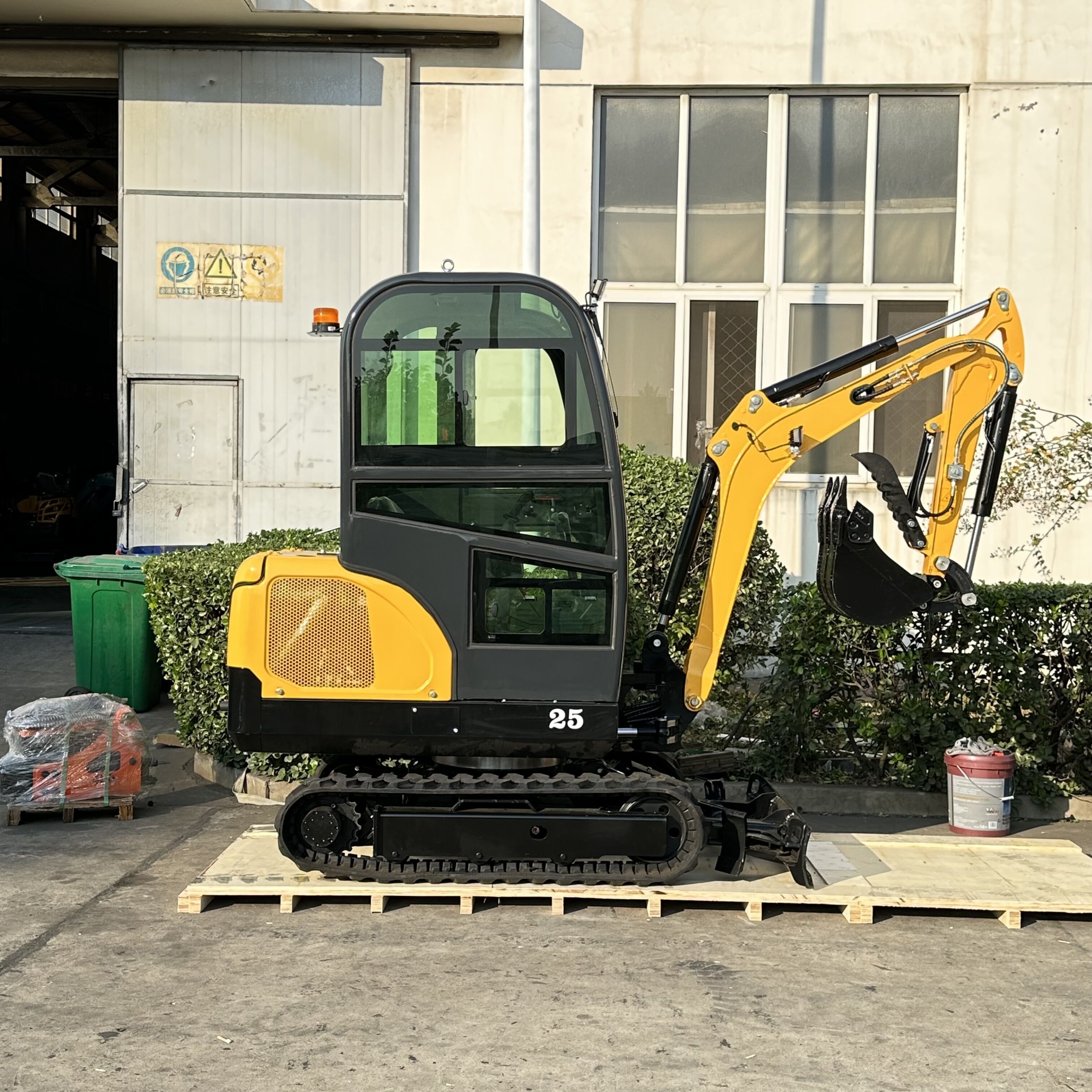 New Price 1Ton 2 Ton 3 Ton Chinese Track Hoe Towable Import Small Mini Excavator For Sale