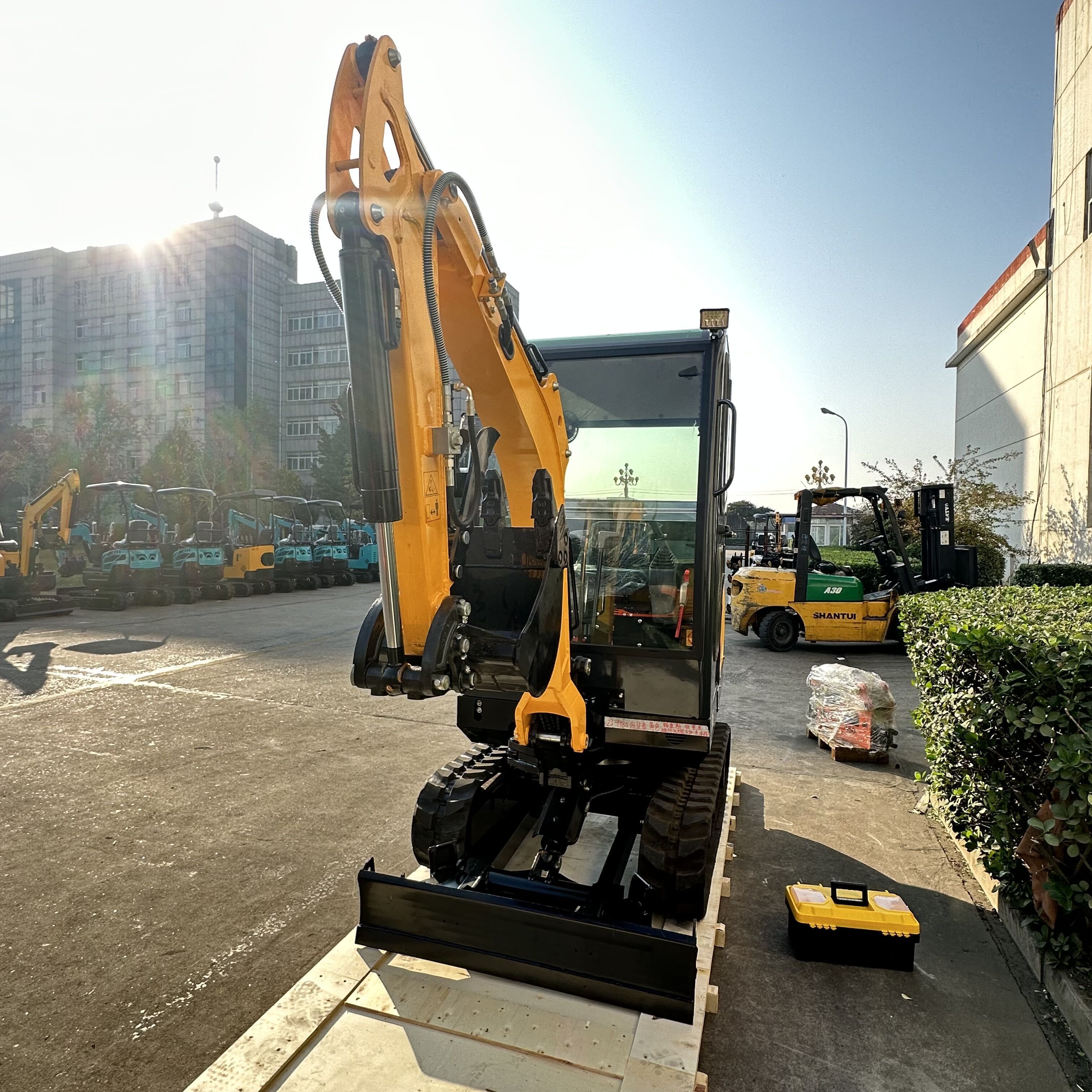 New Price 1Ton 2 Ton 3 Ton Chinese Track Hoe Towable Import Small Mini Excavator For Sale