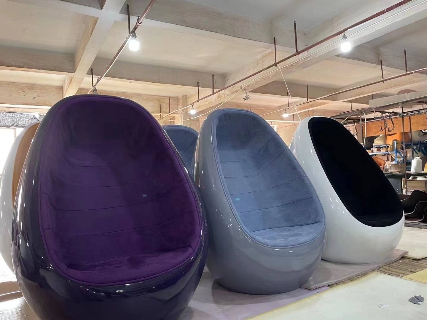 modern creative design fiberglass lounge chair eggplant accent chair egg pod chair with stand