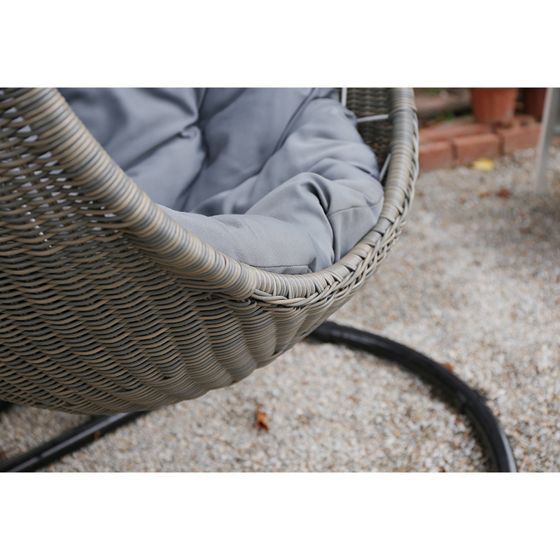 new design modern heart shaped single PE Rattan wicker metal base swing chair garden hanging chair