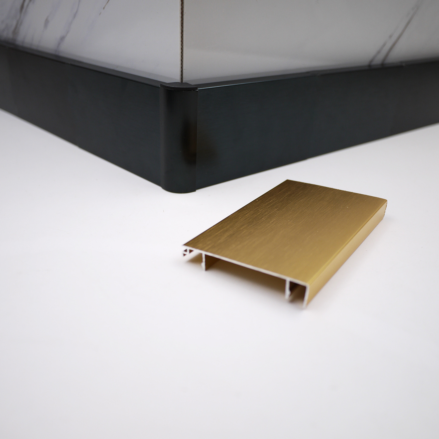 LENWA extrusion Skirting board, flooring accessories and Decorative Aluminium baseboard