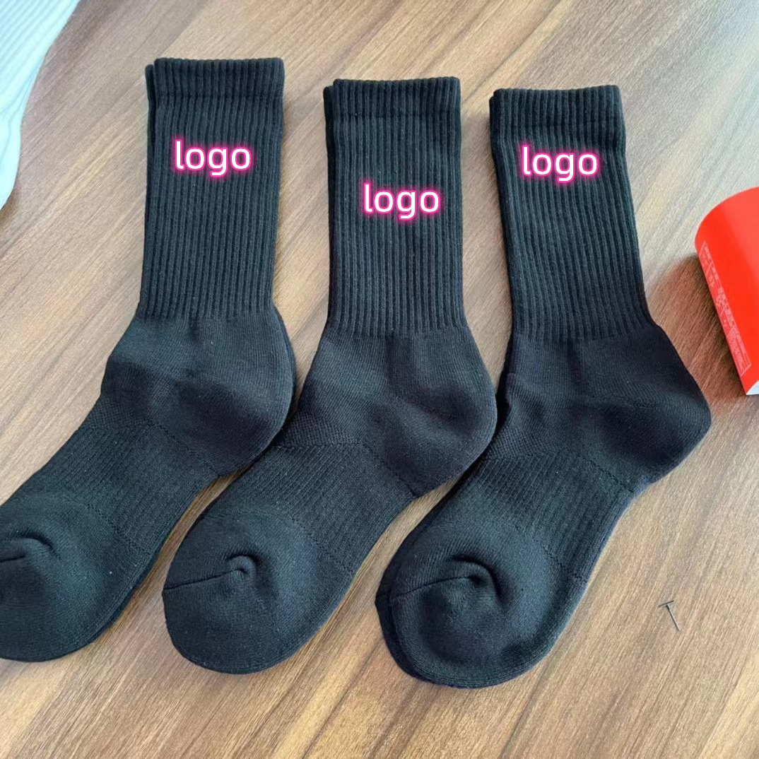 China socks manufacturer wholesale custom logo cotton sport socks for men