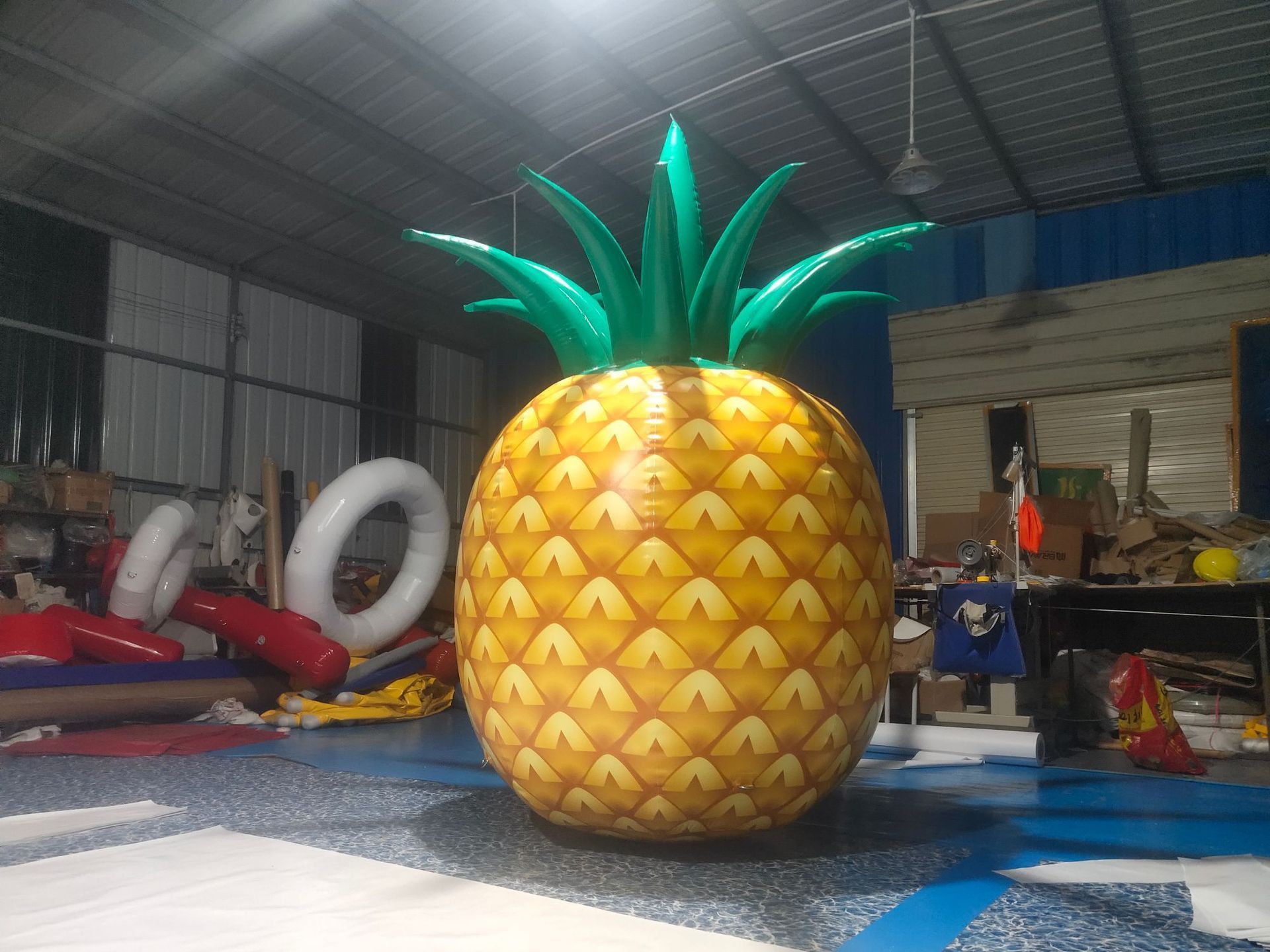 4m Giant Outdoor 0.6mm PVC airtight inflatable pineapple custom inflatable ananas for advertising