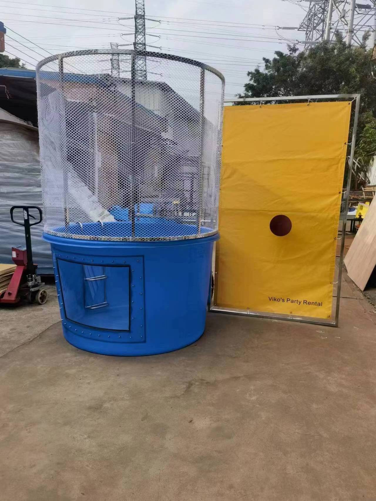 Hot sale Wholesale price dunk tank manufacturer backyard kids play equipment high striker water dunk tank games