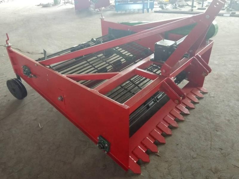 Good quality agricultural tractor PTO drive 3-point hitch small potato harvester potato digger for sale