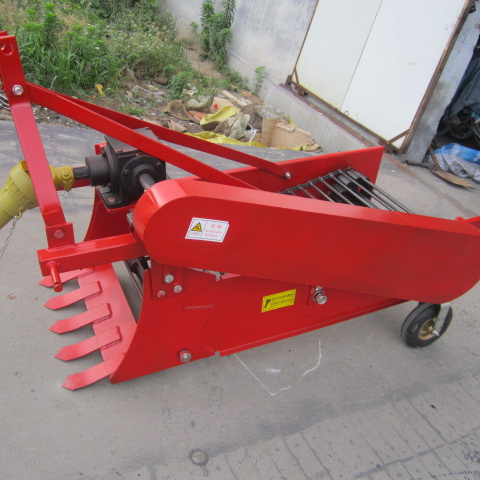 Easy operation Sweet Potato harvester mini carrot potato harvesting machine Small tractor mounted potato harvester