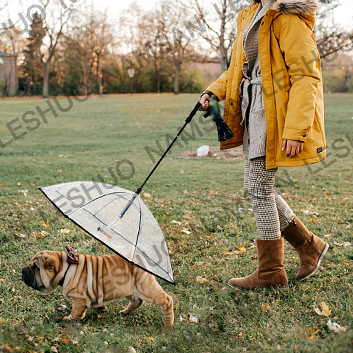 2022 Hot Sale Dog Umbrella Transparent Rainproof Snowproof Umbrellas With Leash For Pets Doggy Adjustable Umbrella