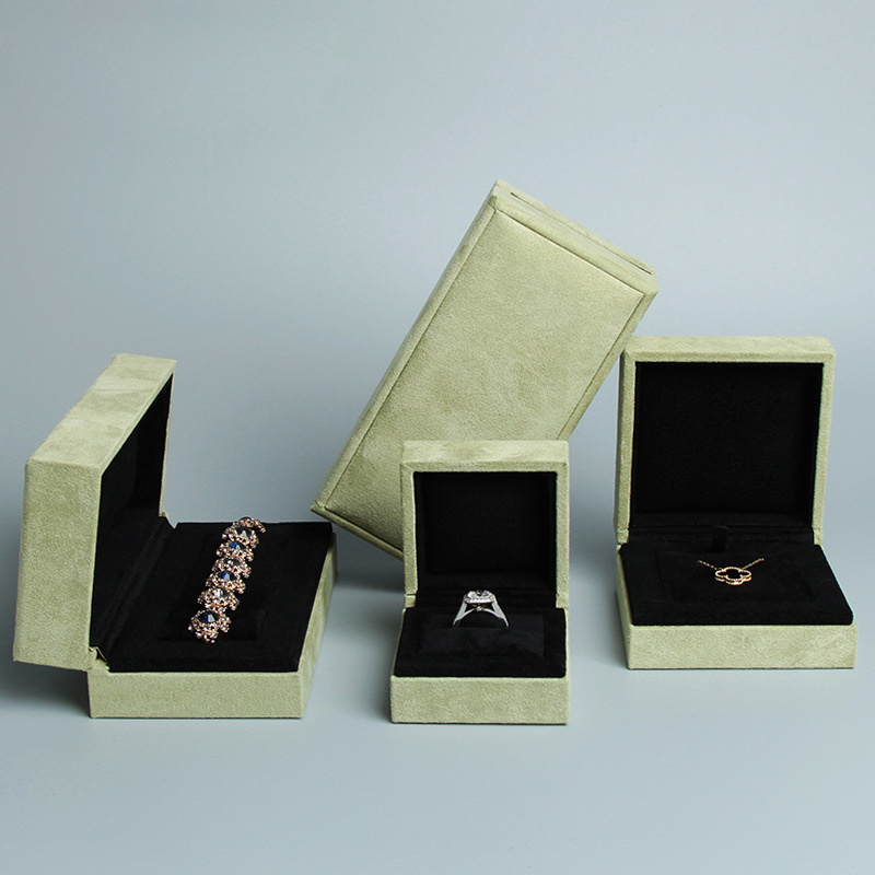 Wholesale Suede Jewelry Boxes Manufacturer Luxury Design Portable Wedding Ring Boxes for Ceremony Jewelry