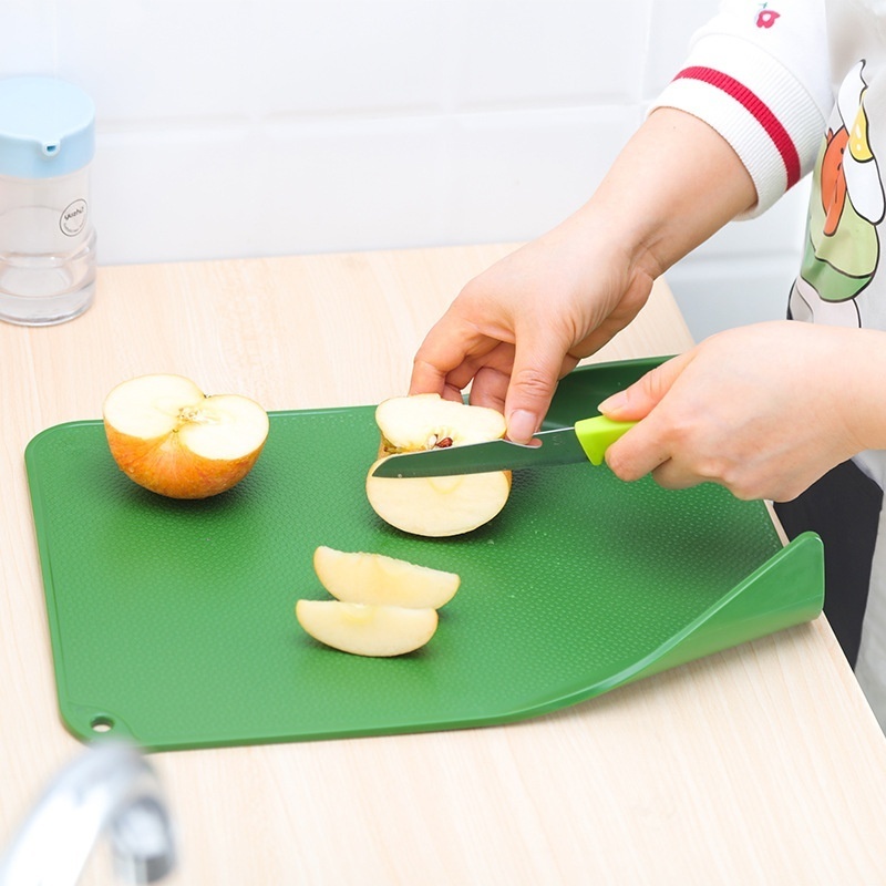 kitchen household plastic standing chopping cutting board set with 3 sizes and curved edges