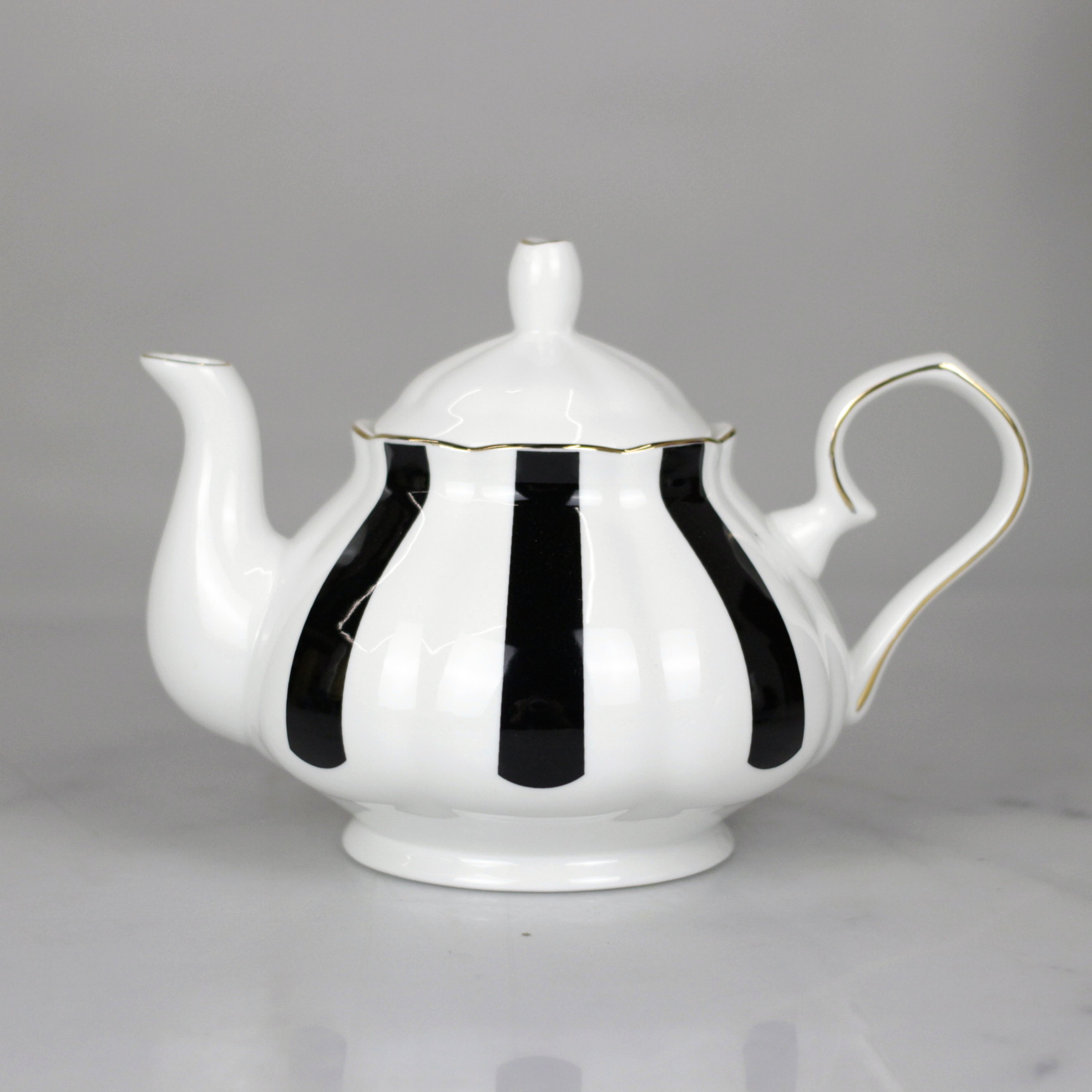 980ml European Style Classical Bone China Coffee Porcelain Teapot Ceramic Coffee Pot Afternoon Coffee and Tea Set