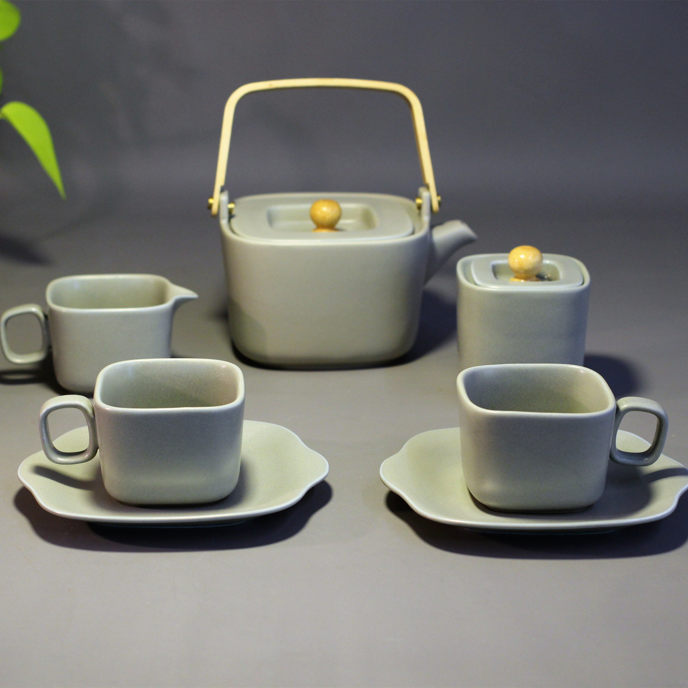 Japanese Style Tea Set Tea Cups Ceramic Portable Tea Pot Kungfu Teapot Sets Hot Sells Customized a Pot with 4 Cups