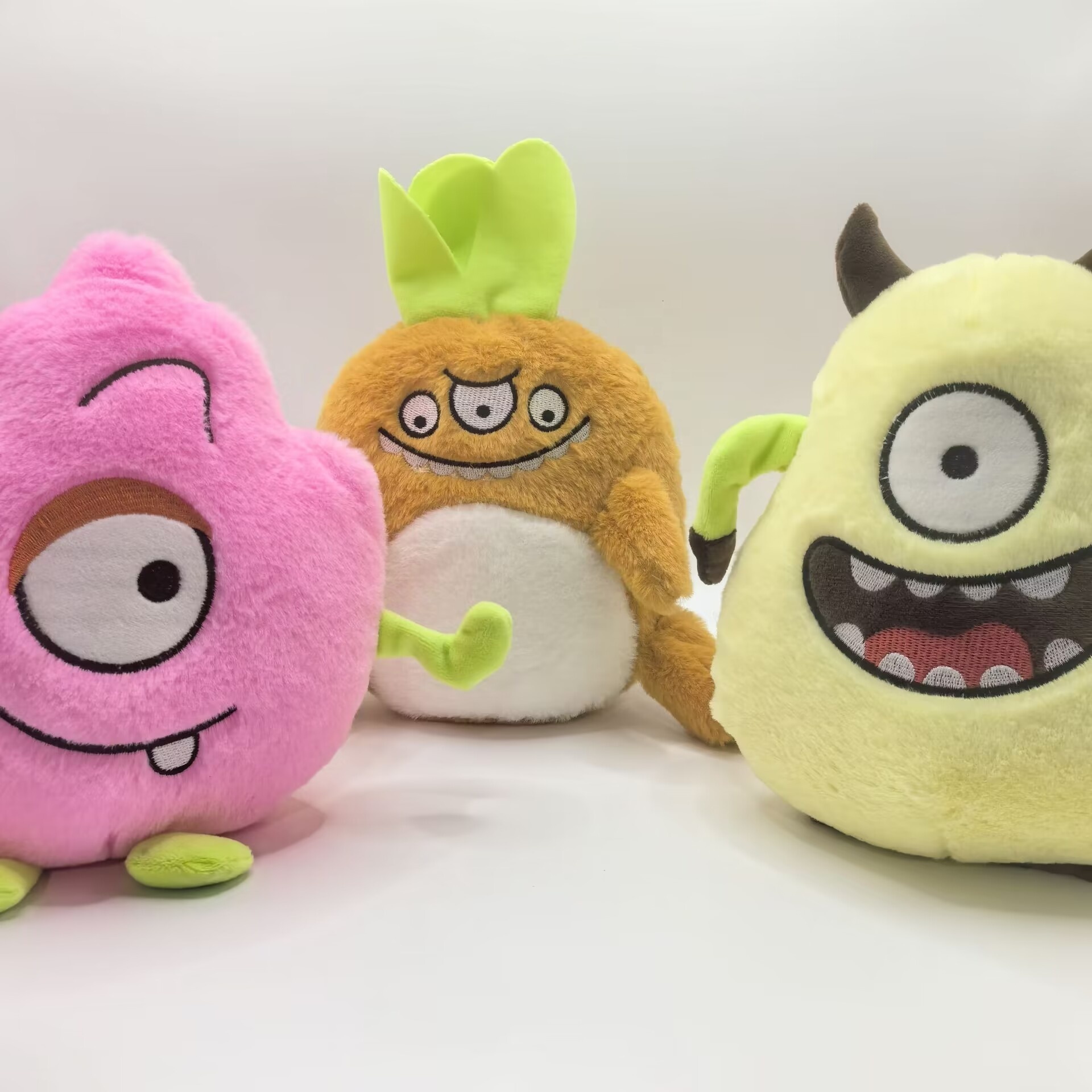 Wholesale Cheap Price 20cm Plush Doll Cute Stuffed Animal Claw Machine Plush Toys Bulk Factory Fruit monster