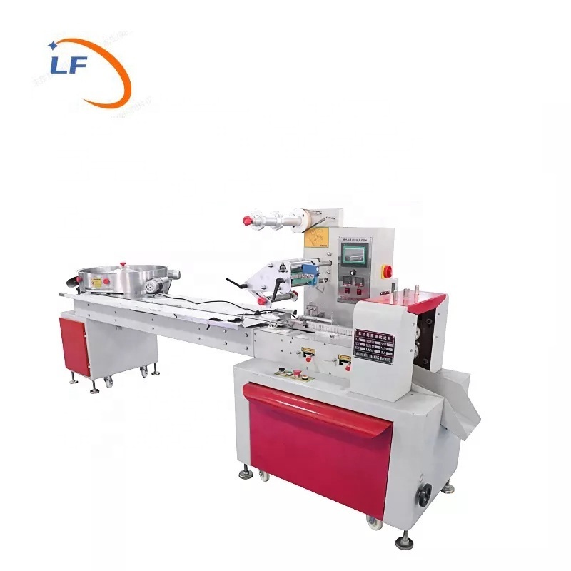 Small candy wrapping machine cake chocolate candy flow wrapping packing machine