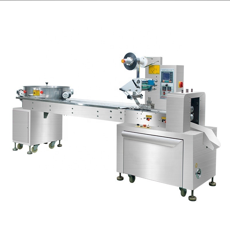 Small candy wrapping machine cake chocolate candy flow wrapping packing machine