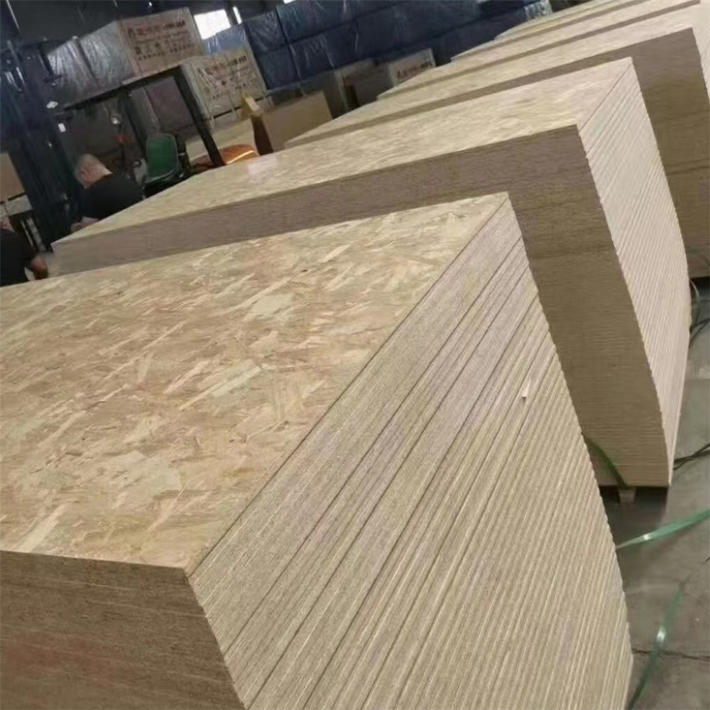 2022 hot selling good price raw sawn wall panels wooden plank pine timber larch cedar wood pinewood