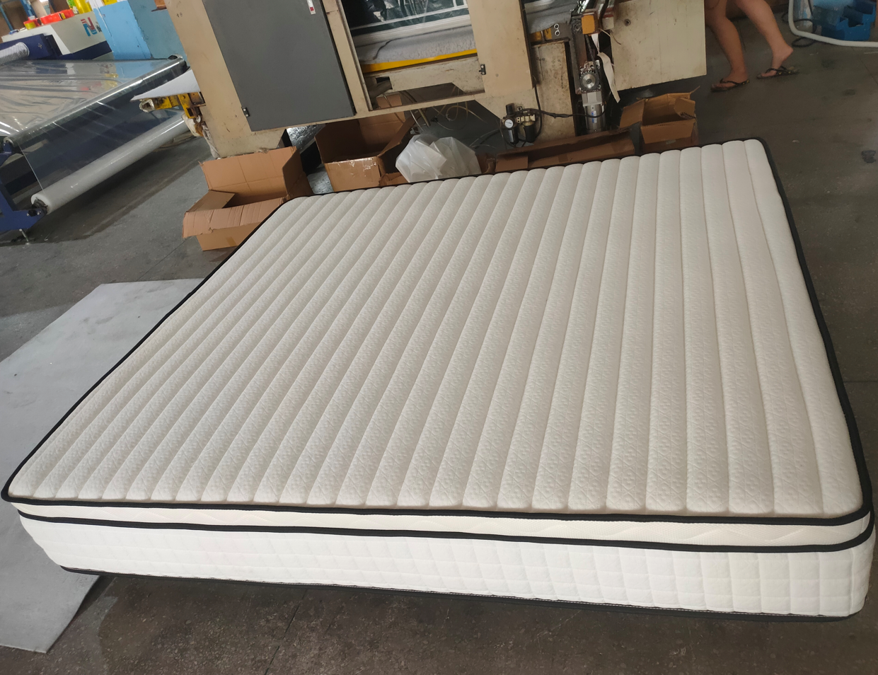 Gold supplier China factory wholesale Handmade tartan pocket spring hybrid latex foam mattress