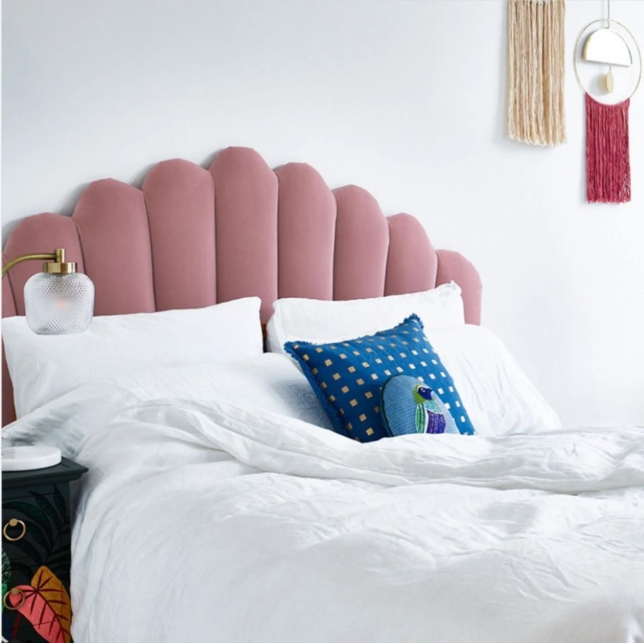 Nordic Luxury Velvet high quality good price bed headboard bedroom king size round pink storage bed frame