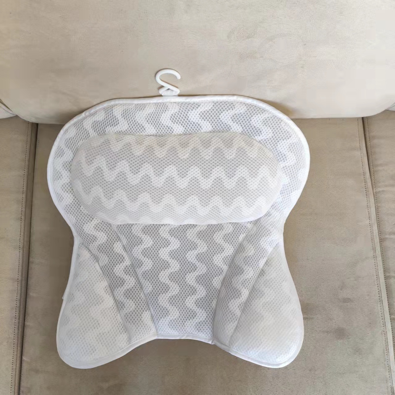 Fashion Breathable 3d Mesh Bath Bathtub Spa Pillow Headrest For Tub With 2 Thickened Paddings Soft Bath Tub Pillow For Neck