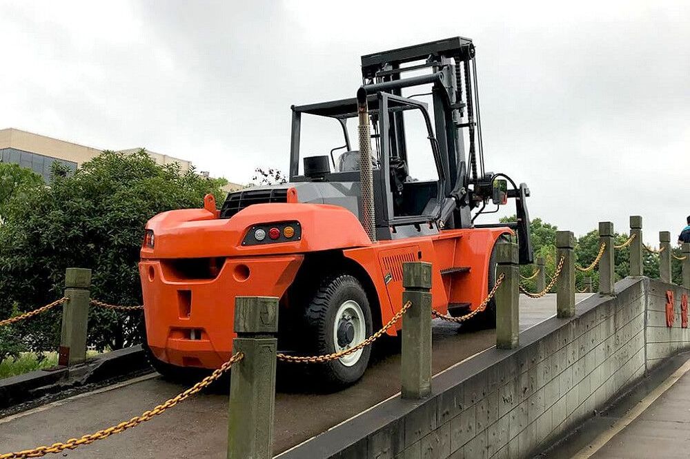 Container Handler Heavy Duty Diesel Foklift Truck 10 ton 12 ton 15 ton 16 ton forklift with ROPS/FOPS Cabin and Air-conditioner