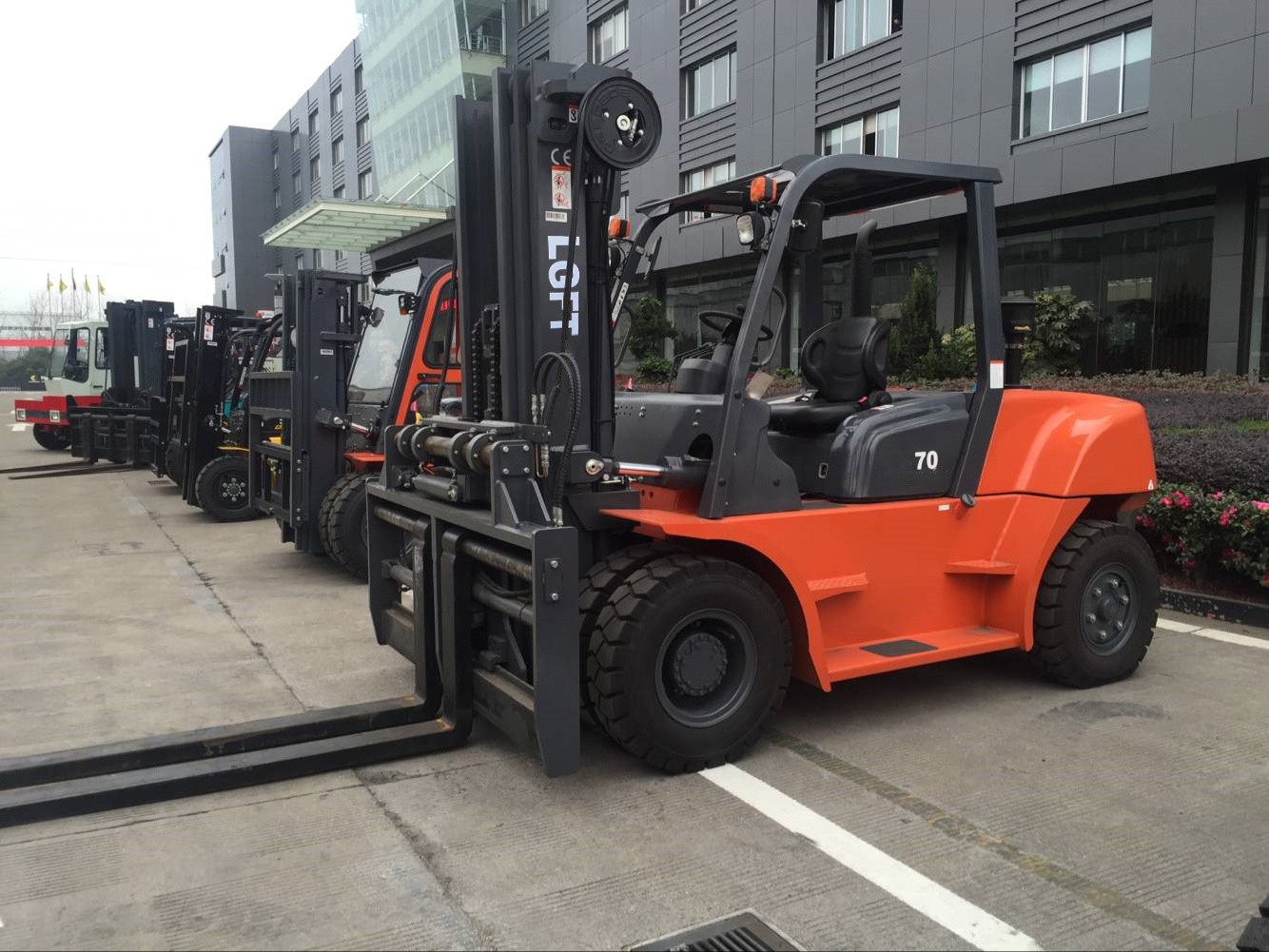 Factory cost Isuzu Euro 5 engine 6 ton 7 ton 8 ton diesel forklift with 3-6 meter lifting height fork positioner Diesel Forklift