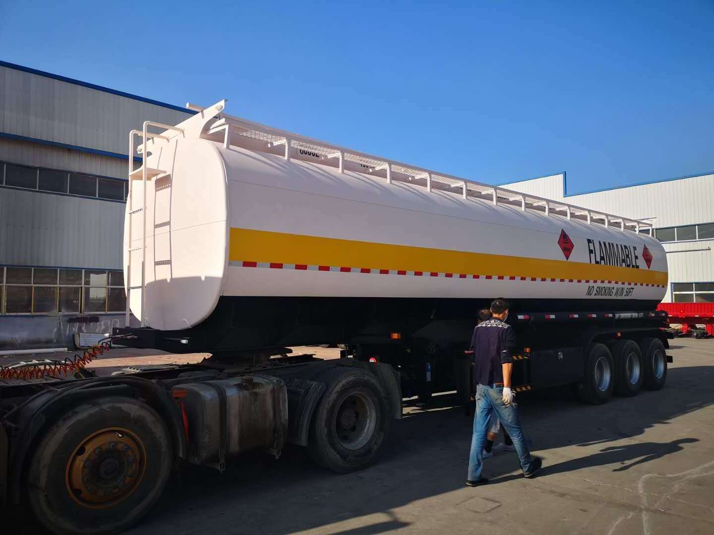 Quality 40000 liters Stainless steel oil tank trailer and gas tanker truck for sale