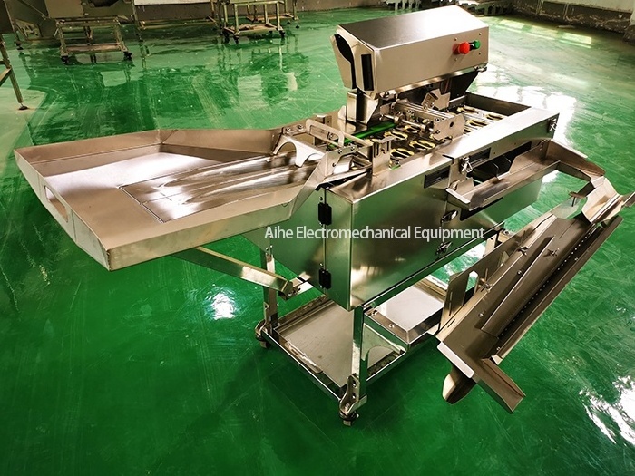 Fully automatic chicken egg breaker separator breaking machine