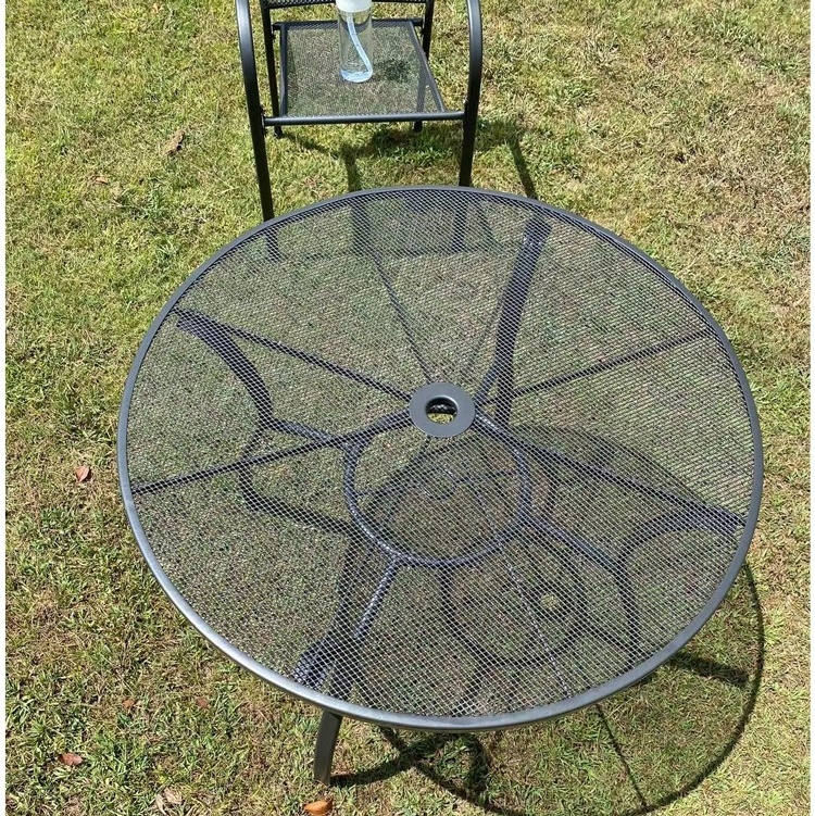 Outdoor Garden Table Patio Dining Round Side Table Coffee Table Furniture with Umbrella Hole Metal BlacK