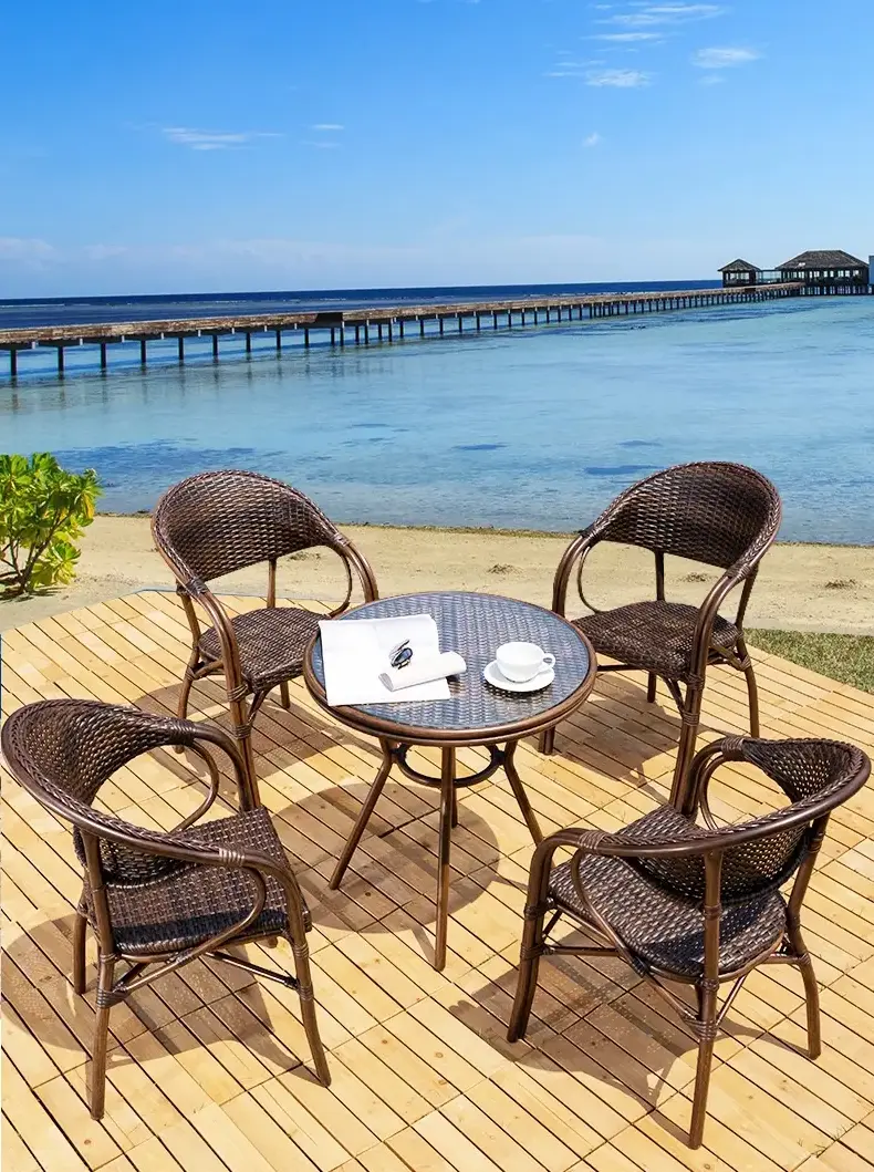 Hot selling concise style A five-piece set of patio tables and chairs Outdoor rattan chairs