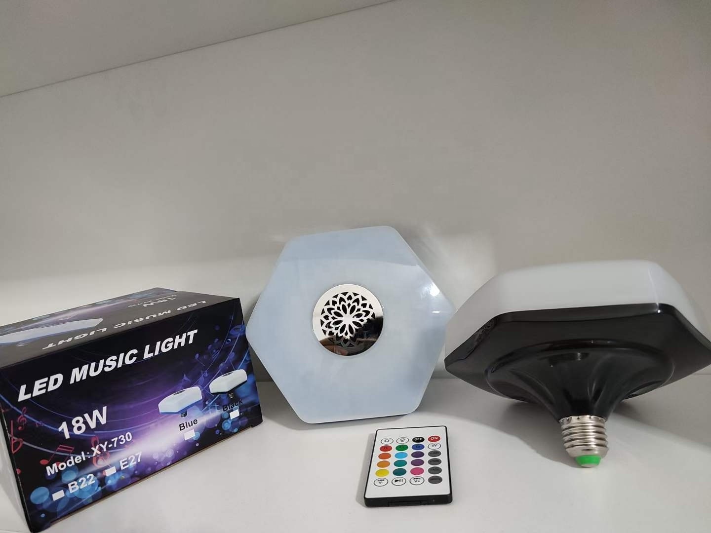 E27 B22 hexagonal led bulb black or blue ABS ac100-240v RGBW bluetooth magic bulb speaker music bulb