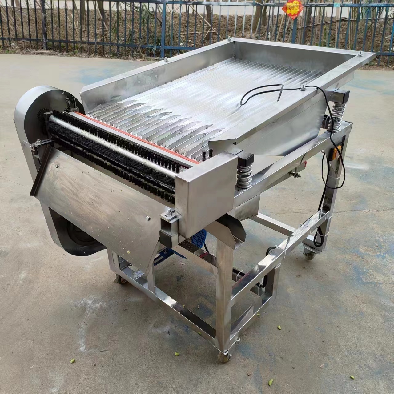 Factory direct sales high quality wet broad bean peeling machine edamame peeler pea sheller