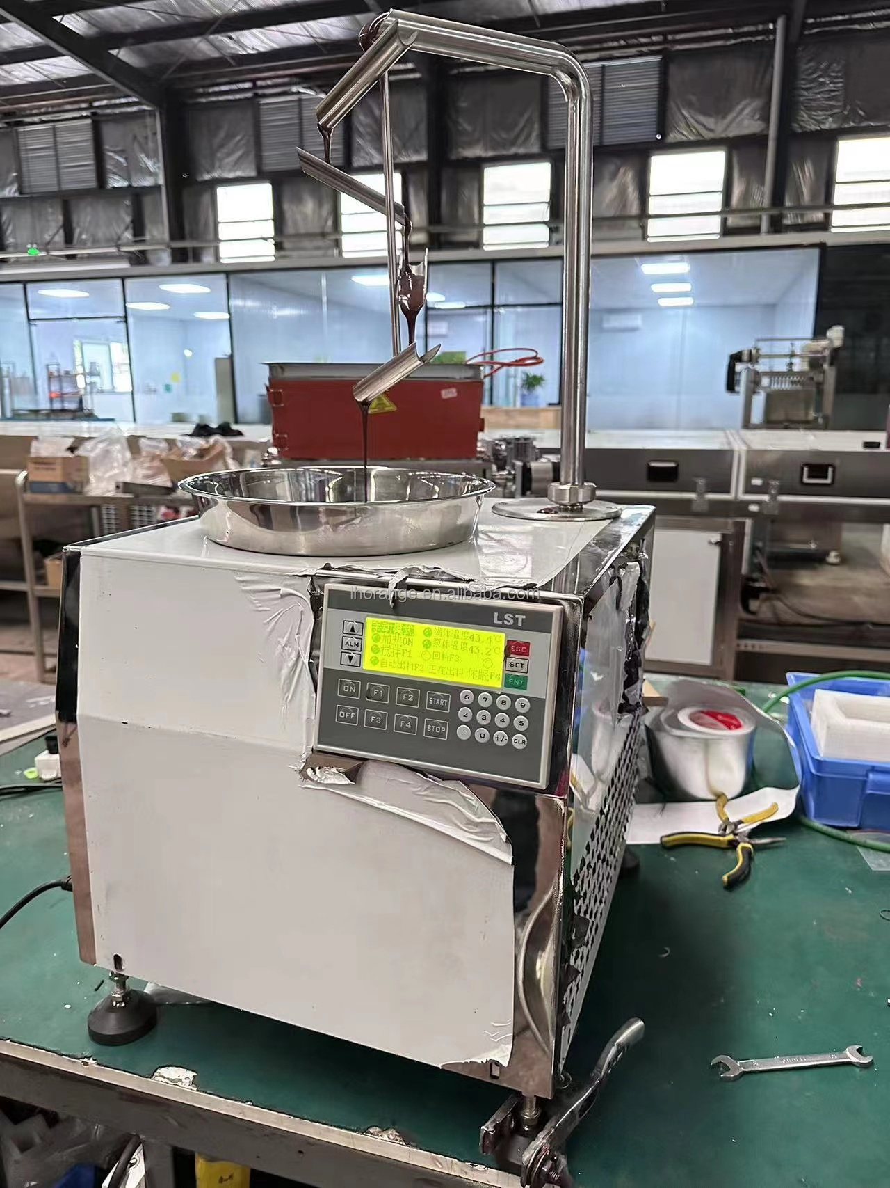 Small automatic chocolate machinery small chocolate tempering machine portable hot chocolate dispenser