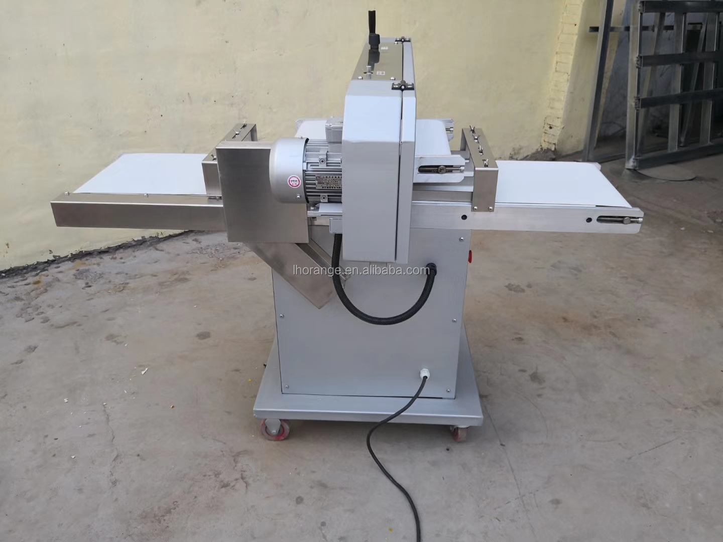 automatic hamburger bun slicer burger bread cutting slicing machine