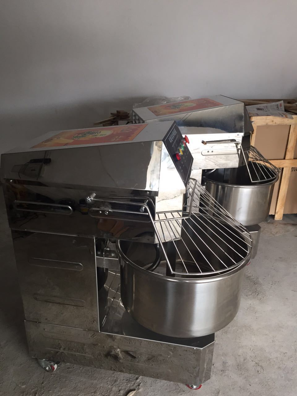 Factory price baking machine!!! 50 kg dough kneader/ industrial bread spiral dough mixer