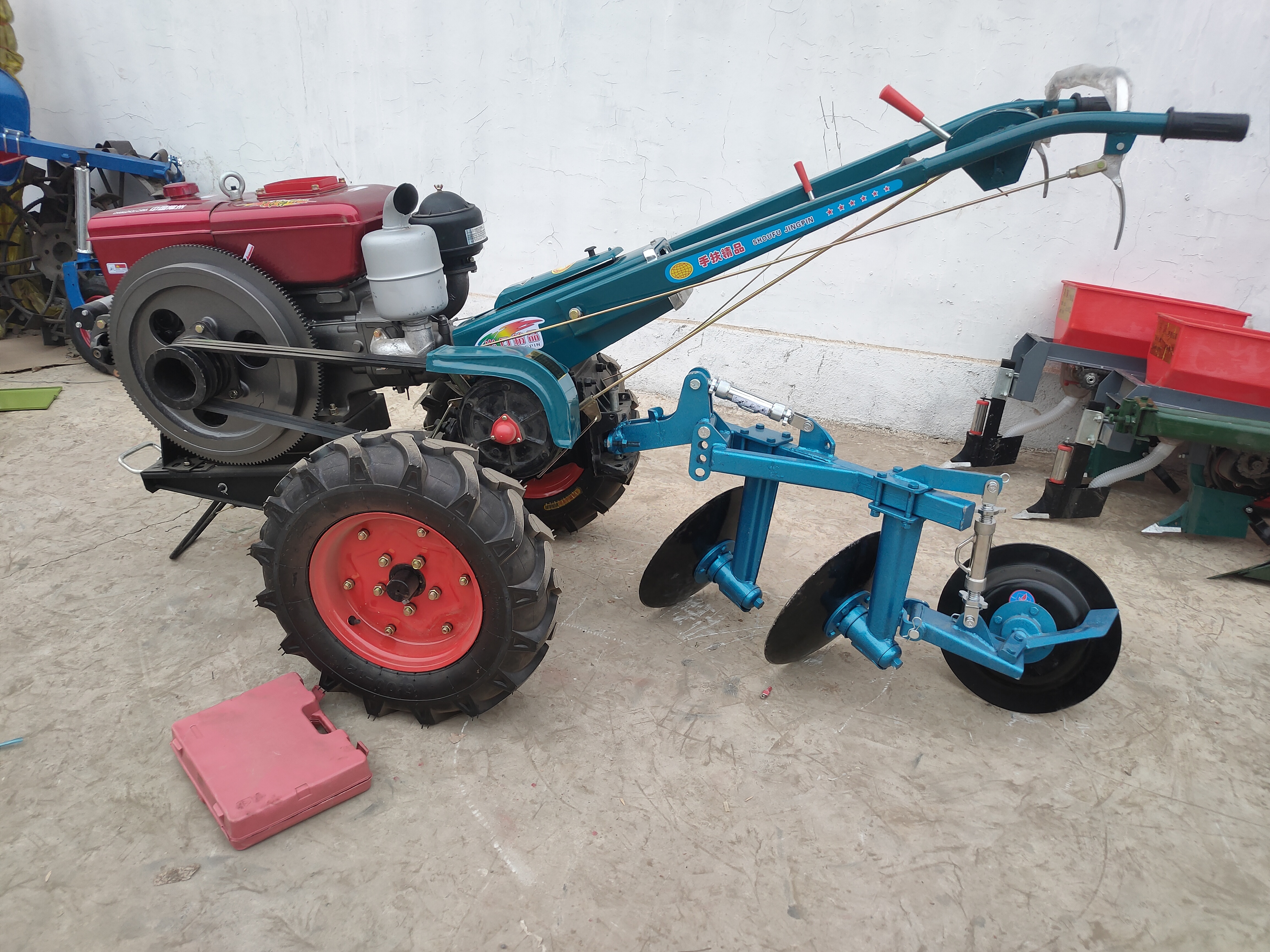 Hot sale farm equipment mini plow 2 wheel walking tractor with disc plough machine