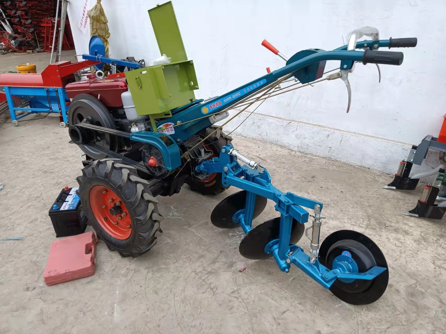 Hot sale farm equipment mini plow 2 wheel walking tractor with disc plough machine