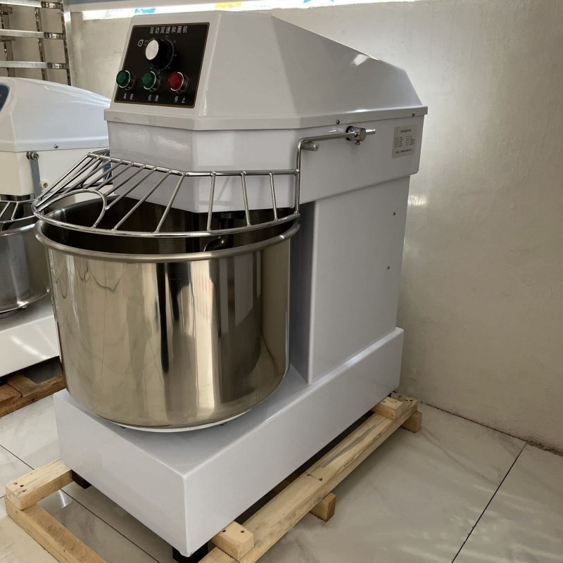 Industrial Electric Large Capacity 25kg Bread Flour Mixer Machine / Commercial Durable Dough Maker Machine