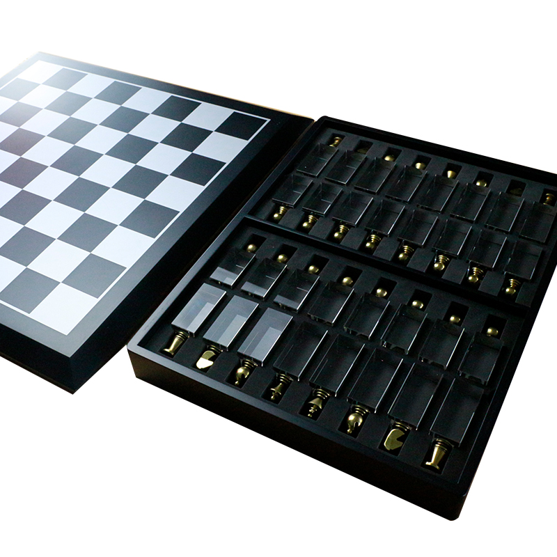 Luxury crystal wooden chess board chess pieces  chess set with storage