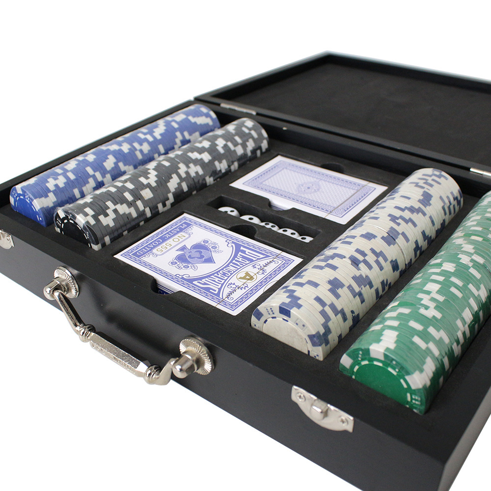 Hold 'em Claytec Poker Chip Set with Aluminum Case 500 Striped Dice Chips