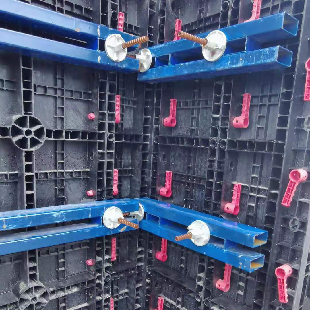 Lianggong Plastic Formwork Wall Slab Column Formwok for Building Concrete Mold PVC Formwork for Concrete Structure Croatia